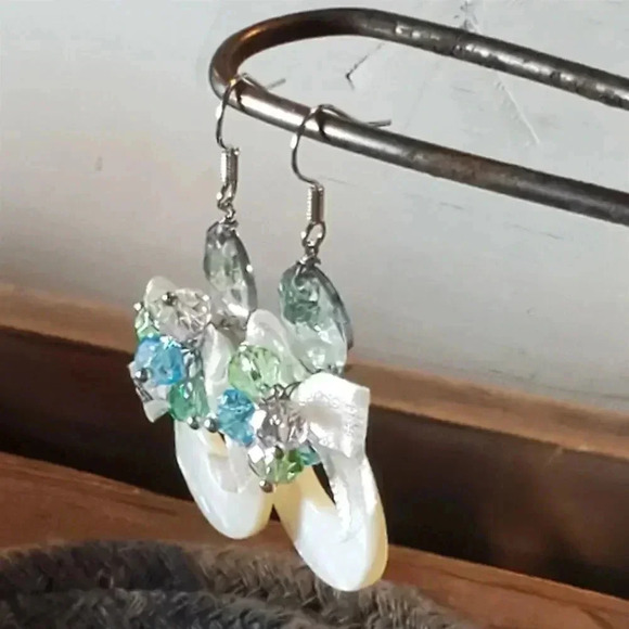 Retro Pearl Shell Czech Crystal White Satin BowsHand Crafted Dangle Earrings - Picture 3 of 8